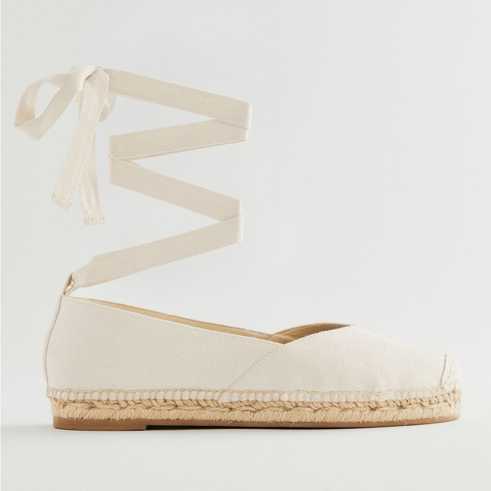 Reformation Iona Flat Espadrille in Cream Size 9